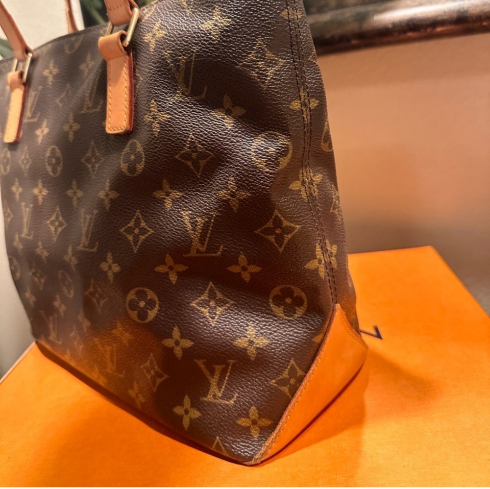 Louis Vuitton💯 - Picture 9 of 10
